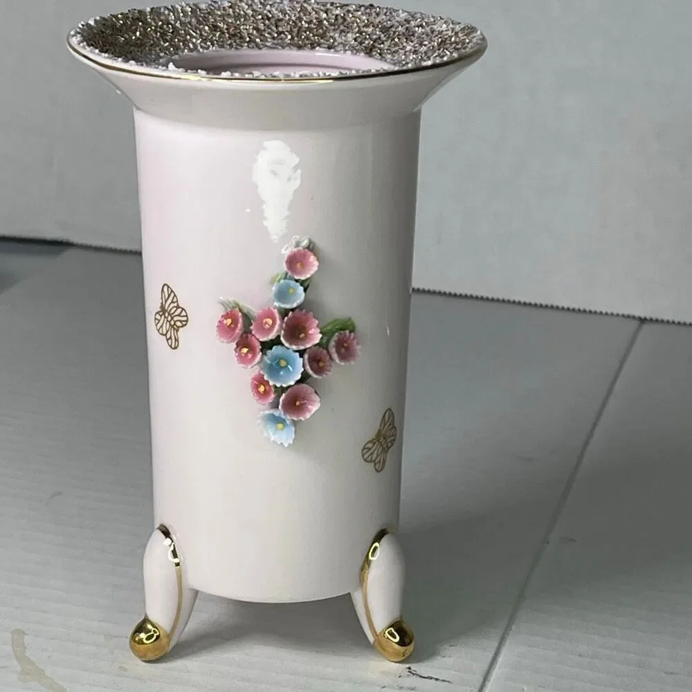VTG Lefton China pink porcelain bud vase applied high -relief flowers. 6”
